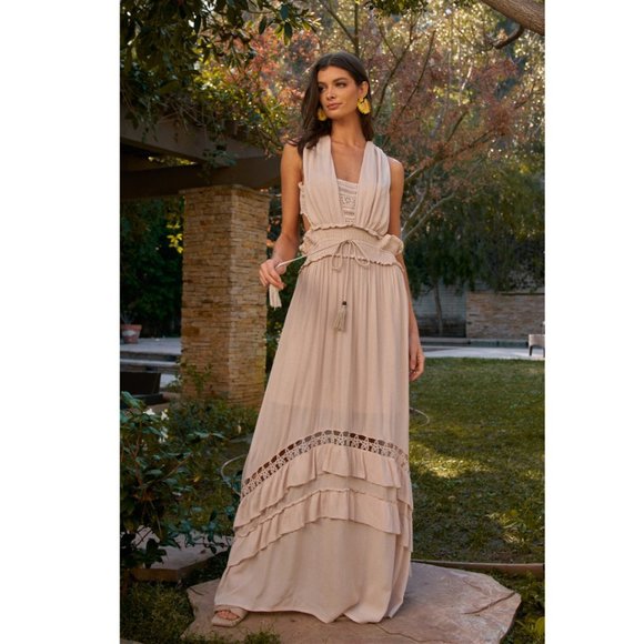 Dresses & Skirts - 🥳HP🥳🥳Beige Boho Crochet Open Back Ruffle Maxi